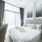Spacious Jvc 1Br With Crib - Balcony&Park Walks