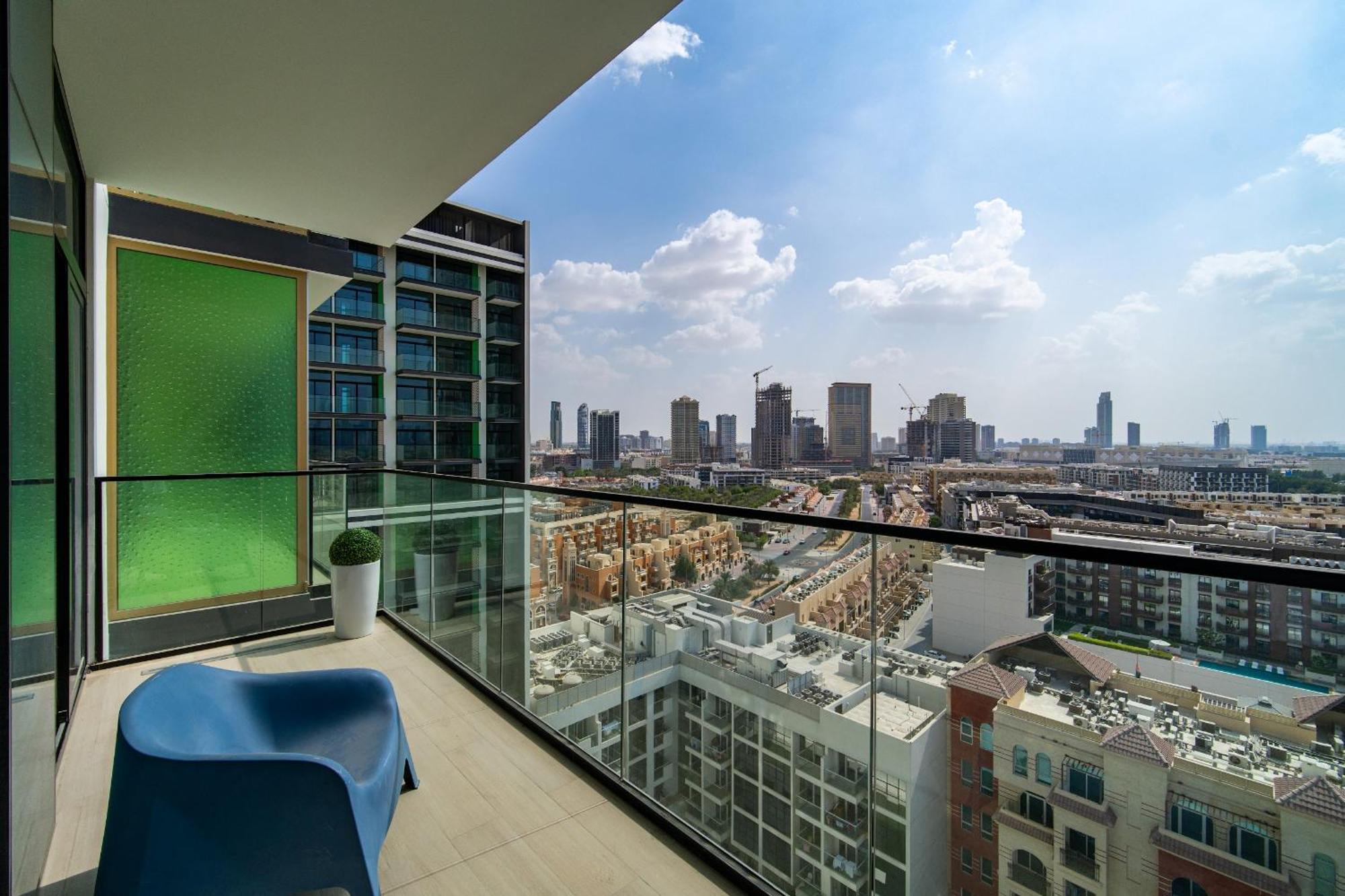 Apartment Spacious Jvc 1br With Crib - Balcony&park Walks *