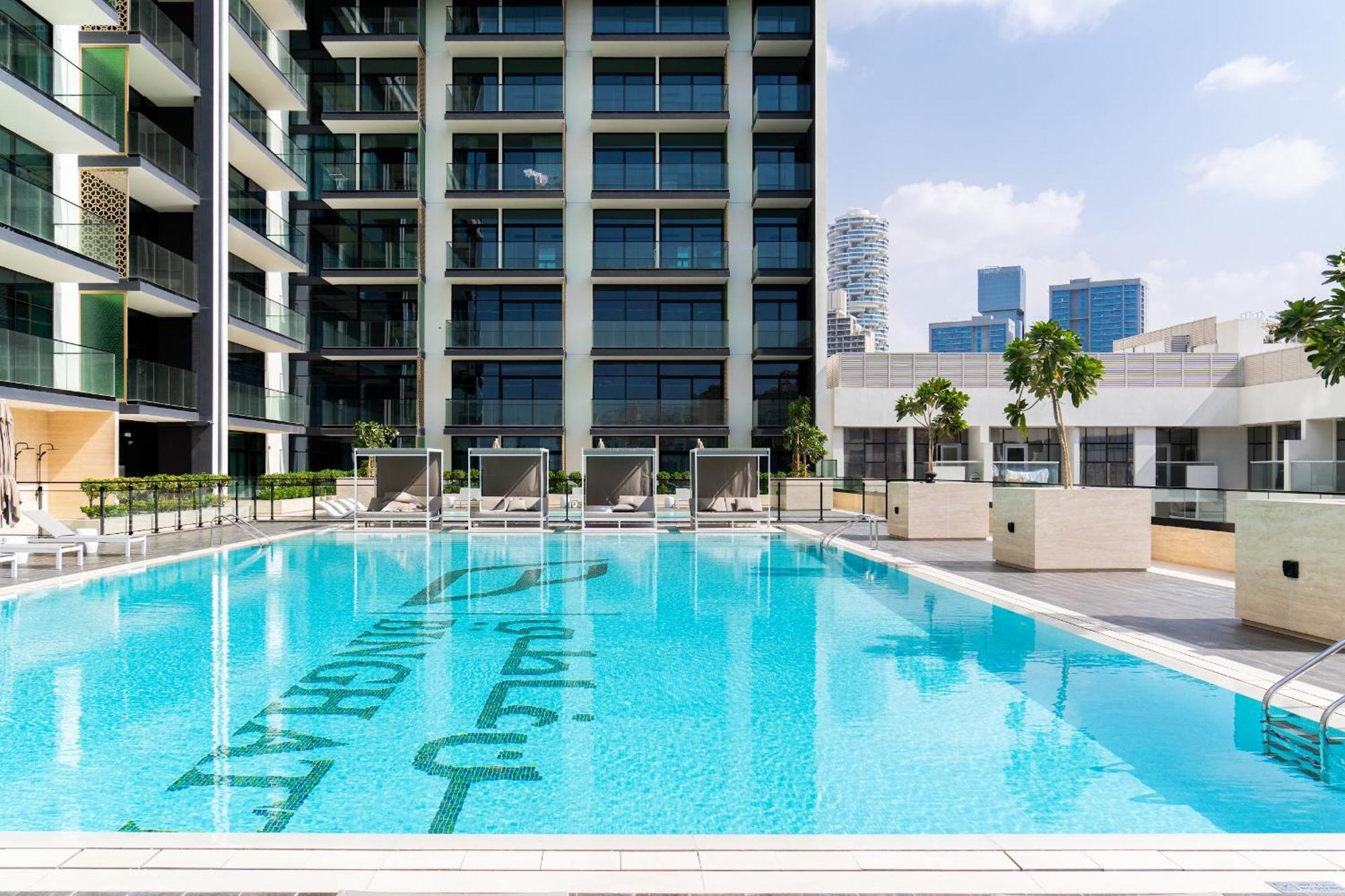 Spacious Jvc 1br With Crib - Balcony&park Walks