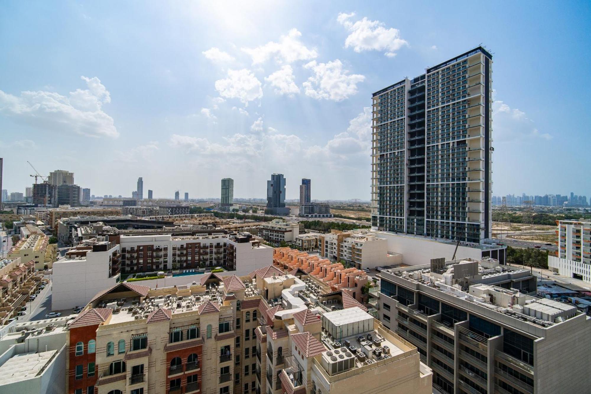 Apartment Spacious Jvc 1br With Crib - Balcony&park Walks *