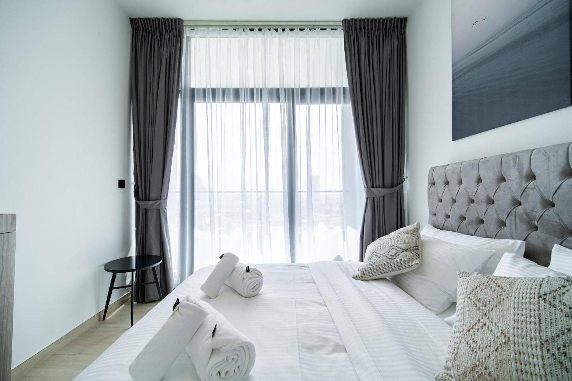 Spacious Jvc 1br With Crib - Balcony&park Walks * Dubai