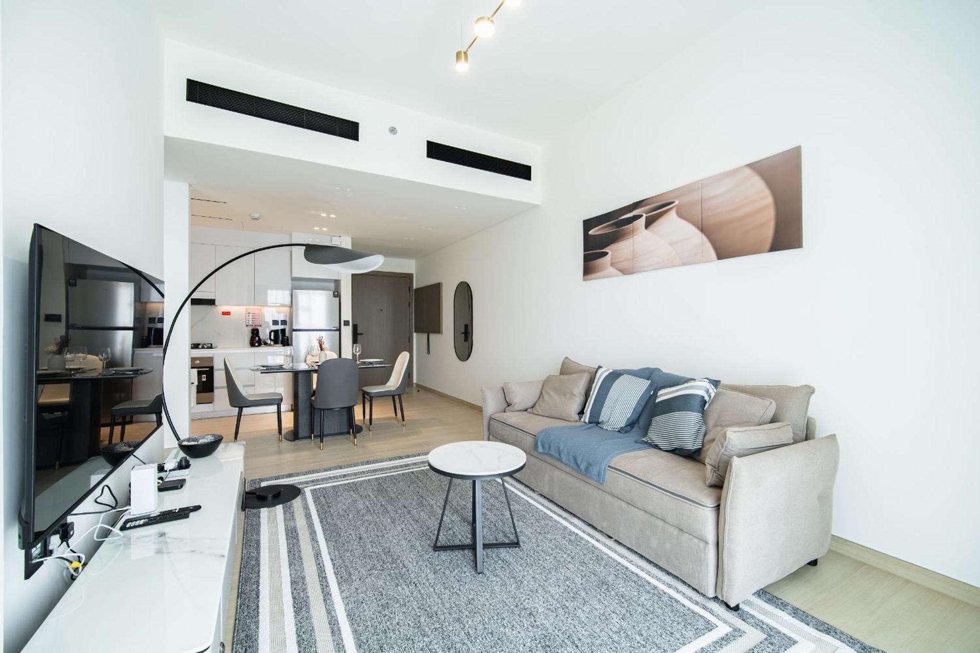 Spacious Jvc 1br With Crib - Balcony&park Walks