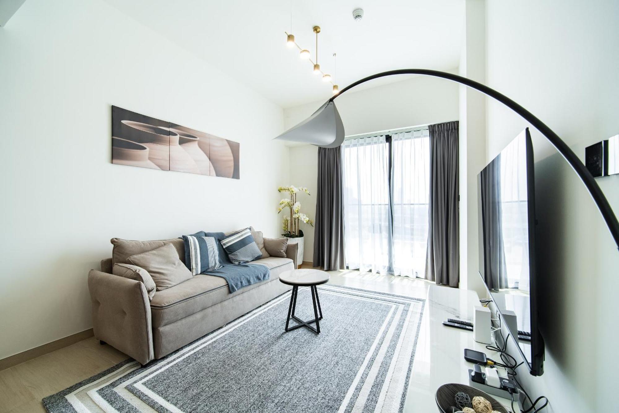 Spacious Jvc 1br With Crib - Balcony&park Walks
